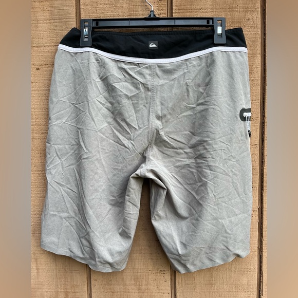 Quiksilver Men's Swim Trunks - Picture 2 of 3